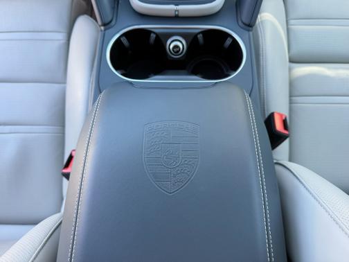 2023 Porsche Cayenne Platinum Edition Coupe AWD
