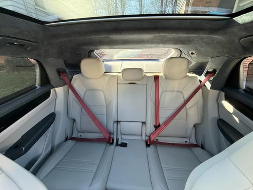 2023 Porsche Cayenne Platinum Edition Coupe AWD