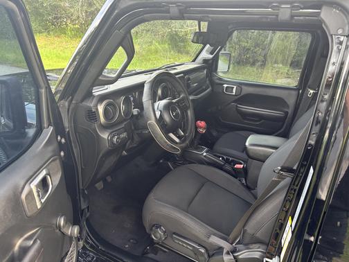 Black 2018 Jeep Wrangler Unlimited Sport