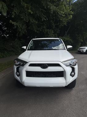 White 2018 Toyota 4Runner SR5