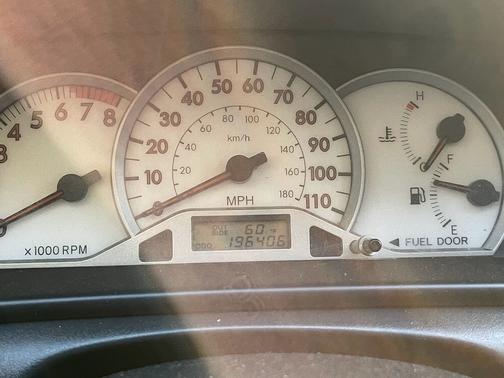 Photo 3 of 5 of 2005 Toyota Corolla CE