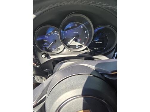 2023 Porsche Macan Macan T