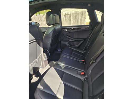 2023 Porsche Macan Macan T