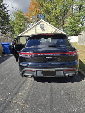2023 Porsche Macan Macan T