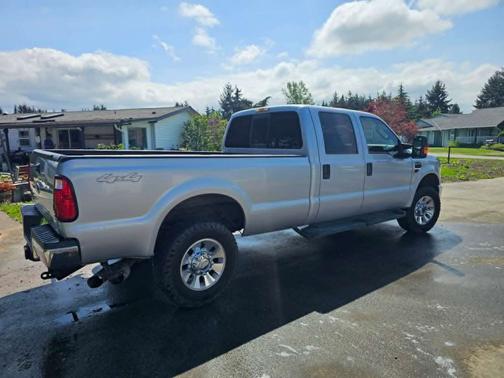 Silver 2008 Ford F-350 Lariat Crew Cab Super Duty