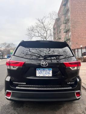 Black 2019 Toyota Highlander LE Plus