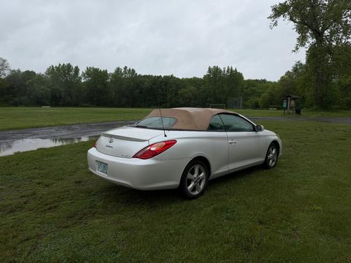 White 2006 Toyota Camry Solara SLE V6