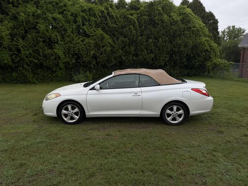 White 2006 Toyota Camry Solara SLE V6