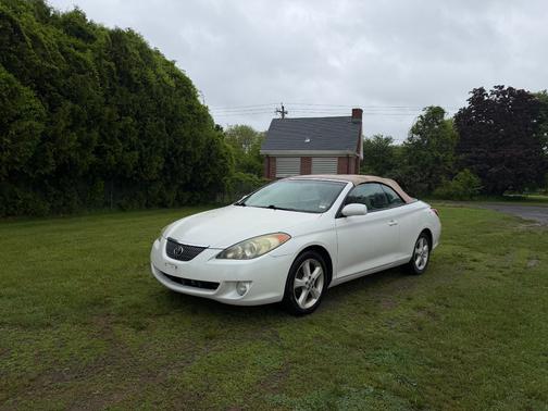 White 2006 Toyota Camry Solara SLE V6