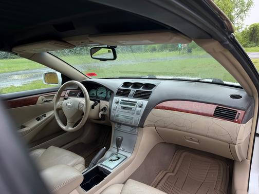 White 2006 Toyota Camry Solara SLE V6