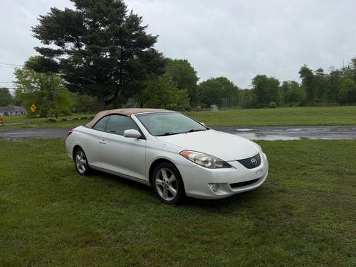 White 2006 Toyota Camry Solara SLE V6