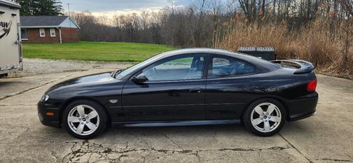 Black 2004 Pontiac GTO Base