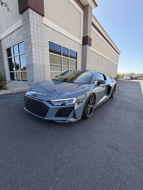 Gray 2020 Audi R8 5.2 V10 performance