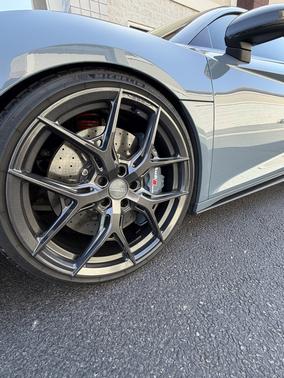 Gray 2020 Audi R8 5.2 V10 performance