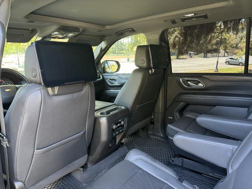 2021 Chevrolet Suburban LT