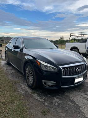 2015 INFINITI Q70L 5.6