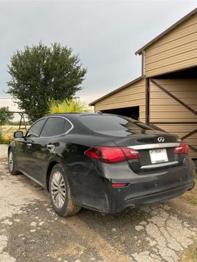 2015 INFINITI Q70L 5.6