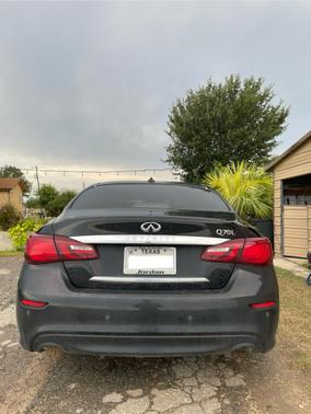2015 INFINITI Q70L 5.6