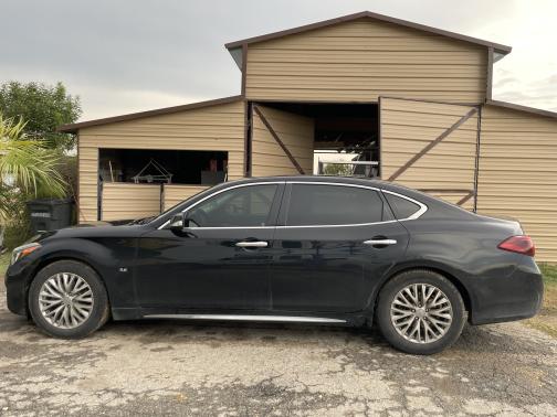 2015 INFINITI Q70L 5.6