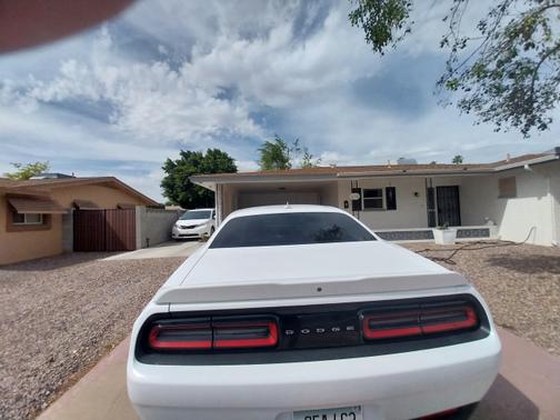 White 2016 Dodge Challenger SXT