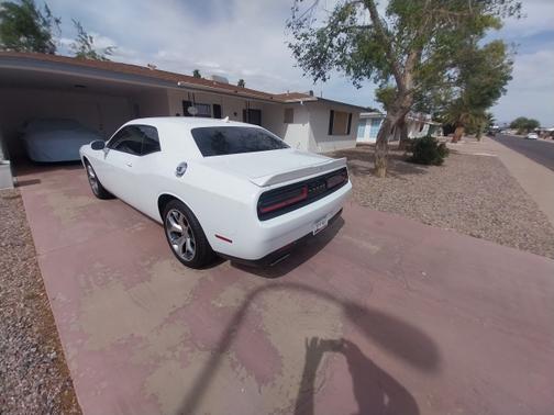 White 2016 Dodge Challenger SXT