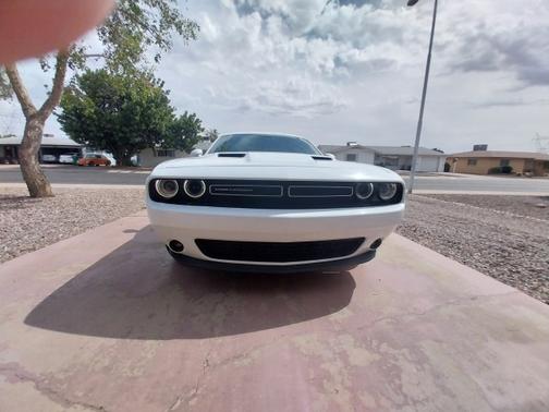 White 2016 Dodge Challenger SXT