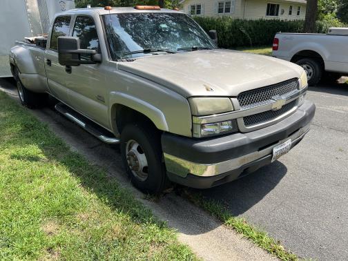 2004 Chevrolet Silverado 3500 LS Crew Cab