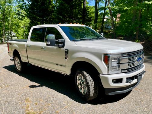 White 2019 Ford F-250 Platinum
