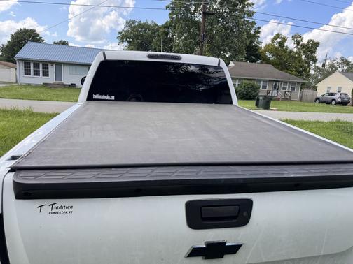White 2007 Chevrolet Silverado 1500 LTZ Crew Cab