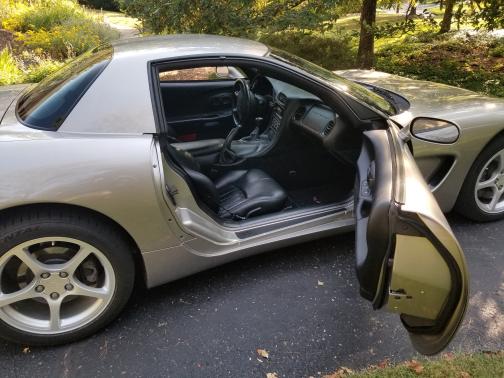 2000 Chevrolet Corvette Base