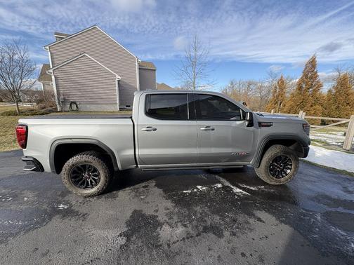 2023 GMC Sierra 1500 AT4X