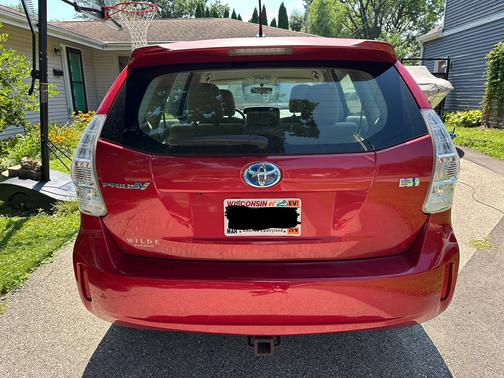 2014 Toyota Prius v Two
