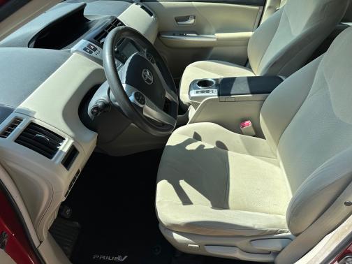 2014 Toyota Prius v Two