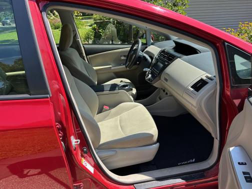 2014 Toyota Prius v Two