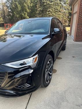 2024 Audi Q8 e-tron Sportback S line Premium Plus