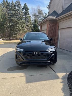 2024 Audi Q8 e-tron Sportback S line Premium Plus