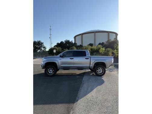 2014 Toyota Tundra SR5