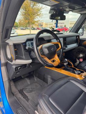 Blue 2023 Ford Bronco Badlands Advanced