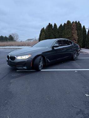 Gray 2021 BMW 530 i xDrive