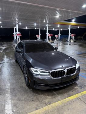 Gray 2021 BMW 530 i xDrive