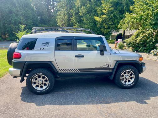 2011 Toyota FJ Cruiser Base
