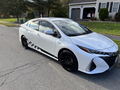 White 2020 Toyota Prius Prime XLE