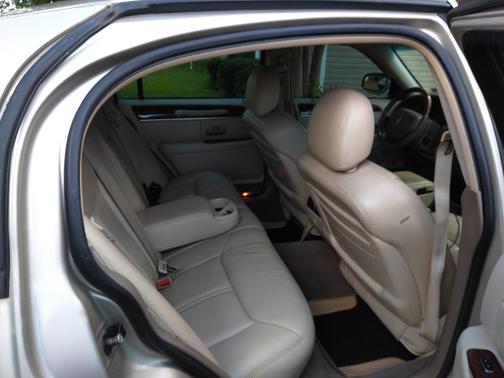 2005 Lincoln Town Car Signature