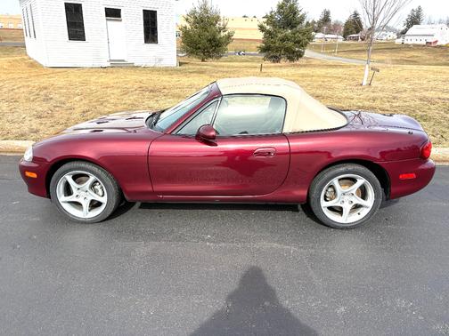 2003 Mazda MX-5 Miata LS