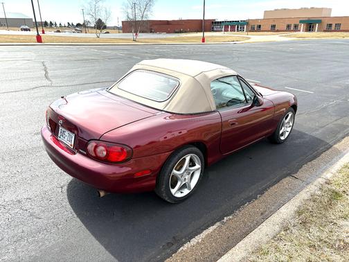 2003 Mazda MX-5 Miata LS