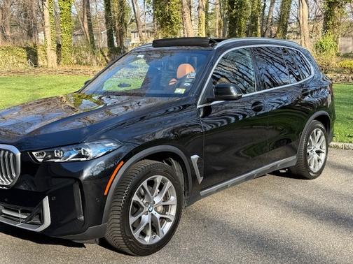 Black 2024 BMW X5 xDrive40i
