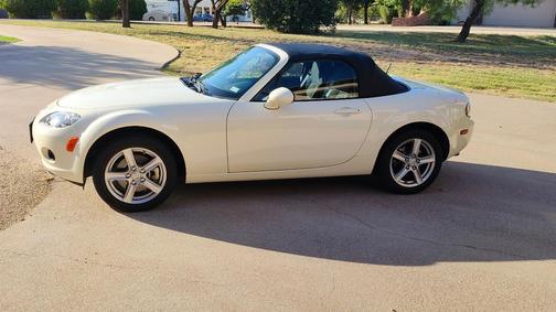 White 2008 Mazda MX-5 Miata Sport