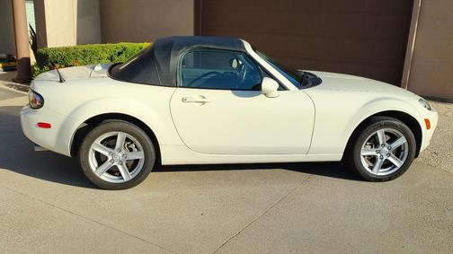 White 2008 Mazda MX-5 Miata Sport