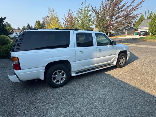 White 2003 GMC Yukon XL Denali