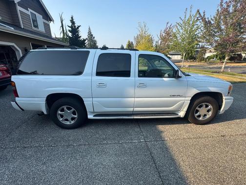 White 2003 GMC Yukon XL Denali